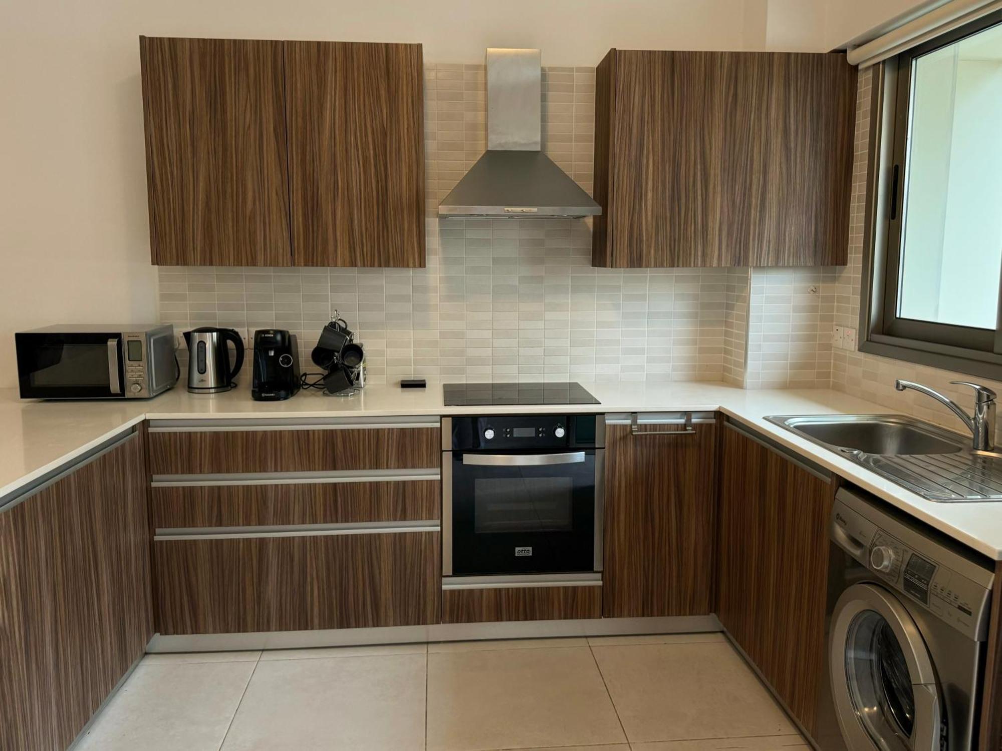 לרנקה Halcyon Central Apartment מראה חיצוני תמונה