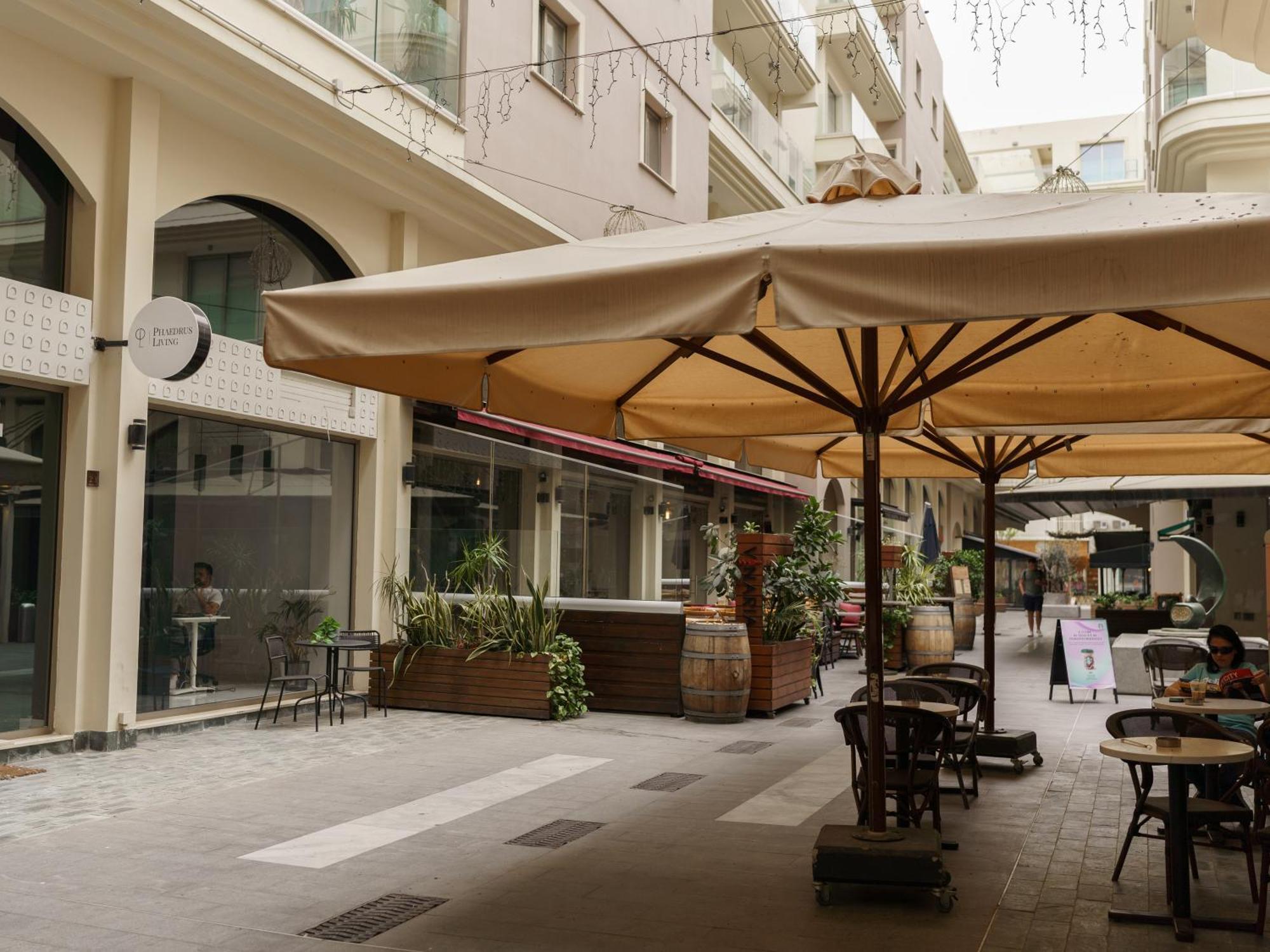 לרנקה Halcyon Central Apartment מראה חיצוני תמונה