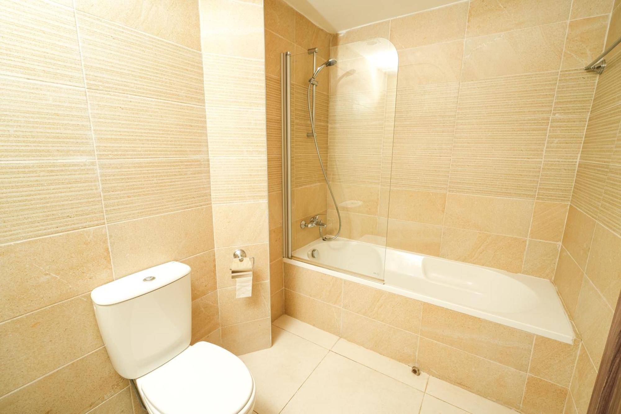לרנקה Halcyon Central Apartment מראה חיצוני תמונה