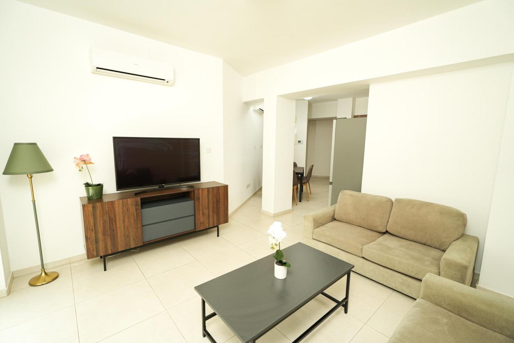 לרנקה Halcyon Central Apartment מראה חיצוני תמונה