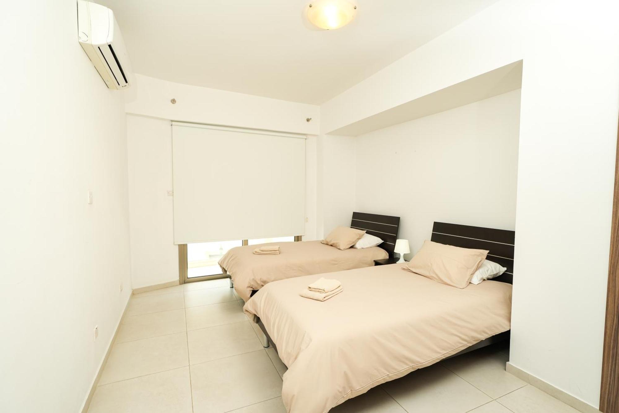 לרנקה Halcyon Central Apartment מראה חיצוני תמונה